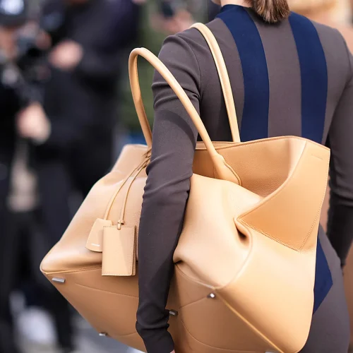 Oversized Leather Tote Bags Replacing Backpacks in Daily City Use